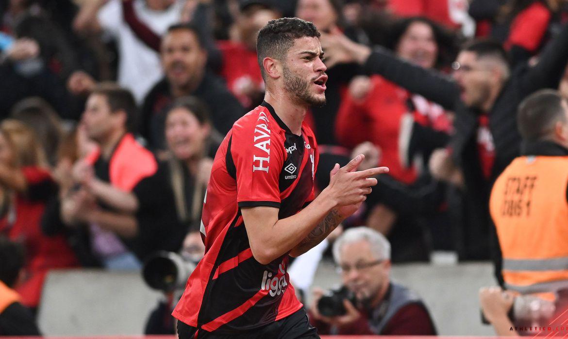 Athletico-PR vence Bahia e está nas quartas da Copa do Brasil