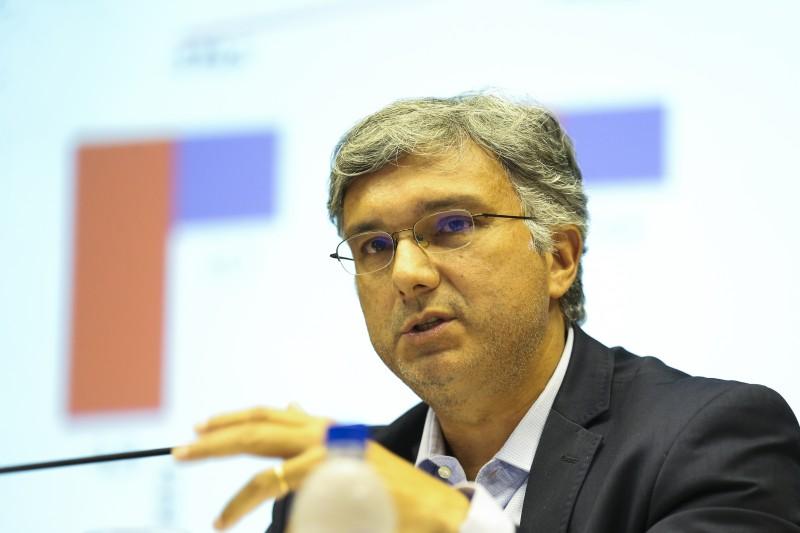 Auxílio Brasil de 2023 deverá ser de R$ 400, diz secretário do Tesouro