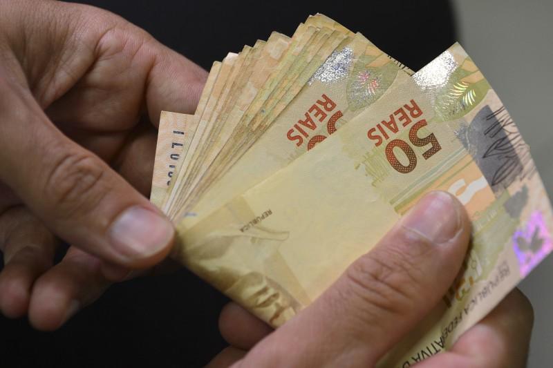 Beneficiários com NIS final 2 recebem hoje Auxílio Brasil