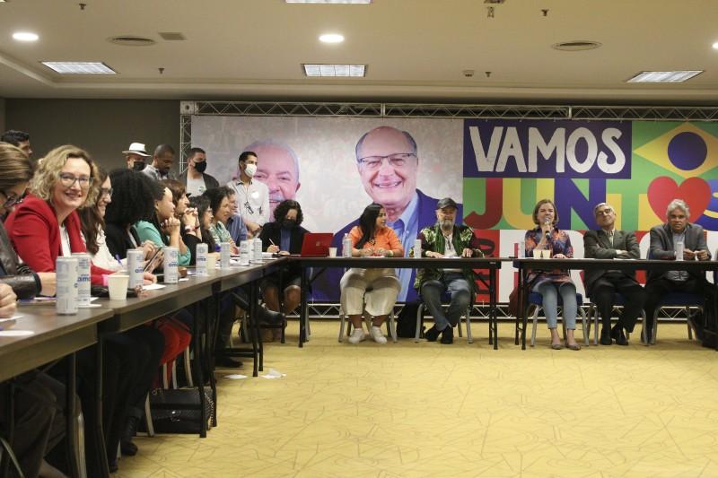 PT oficializa chapa Lula-Alckmin para disputar a Presidência