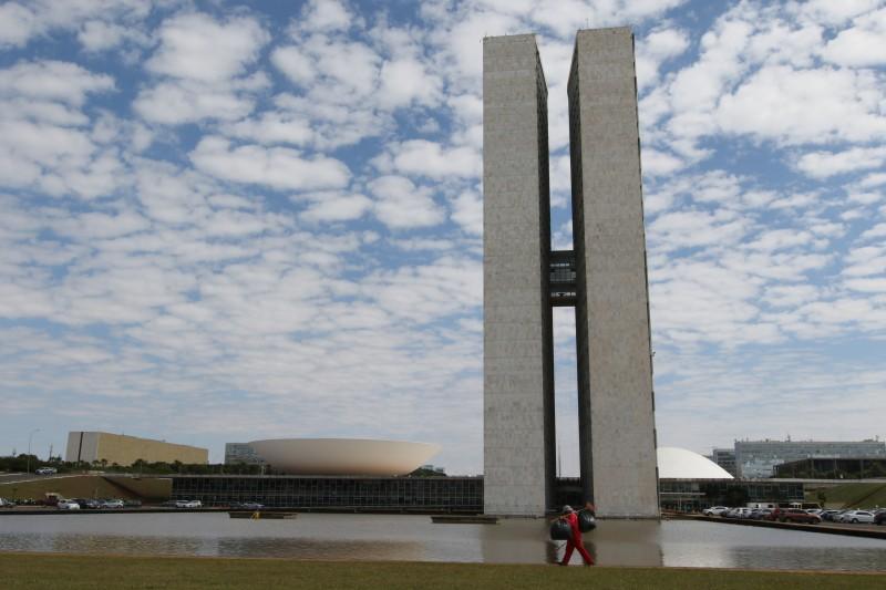Câmara aprova projeto que extingue saídas temporárias de presos