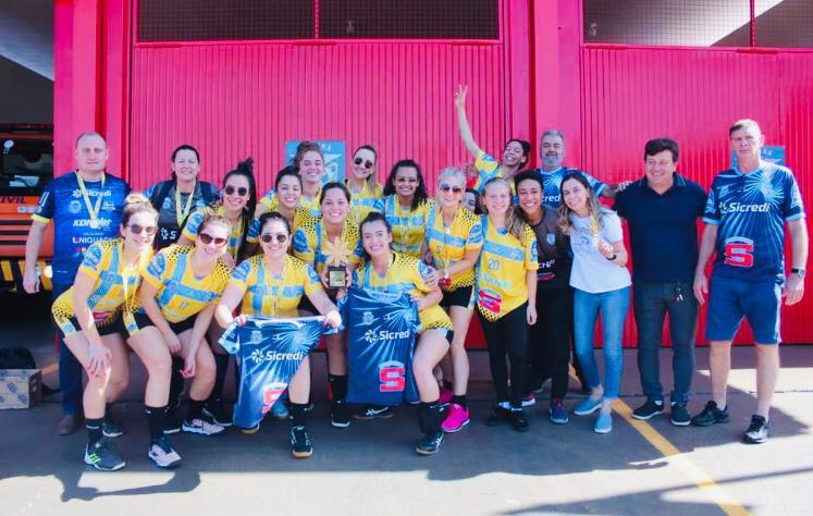 Equipe feminina de handebol de Santa Helena se prepara para fase macrorregional dos Jogos Abertos do Paraná