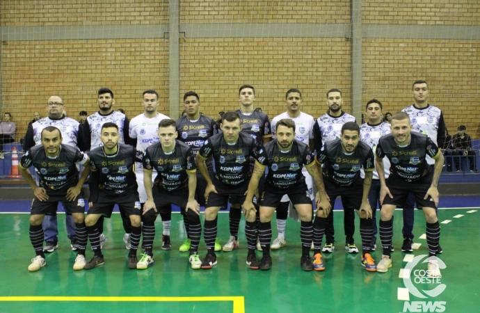 Pais que estiverem acompanhados dos filhos pagam meio ingresso no jogo do Santa Helena Futsal neste sábado (13)