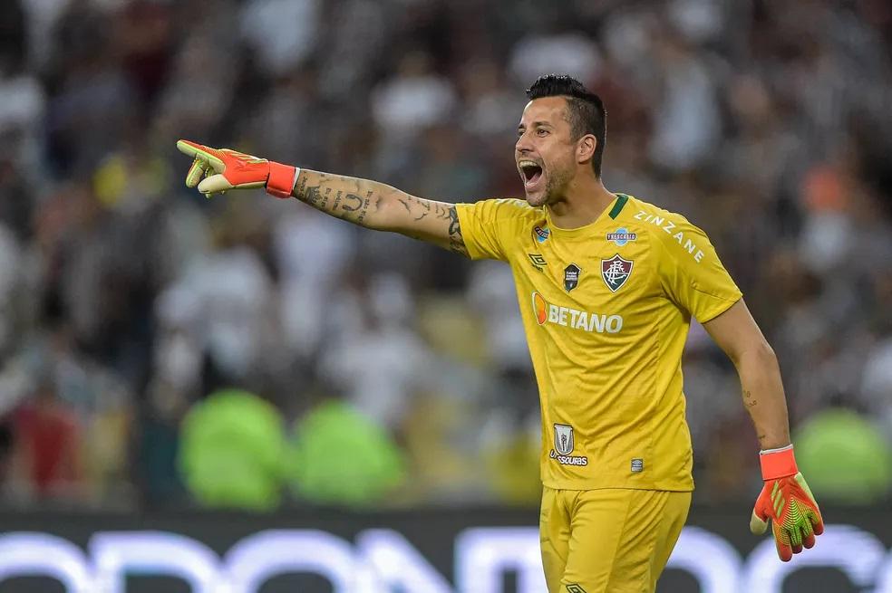 Recordista da Copa do Brasil, Fábio crê em vaga do Fluminense na final: 