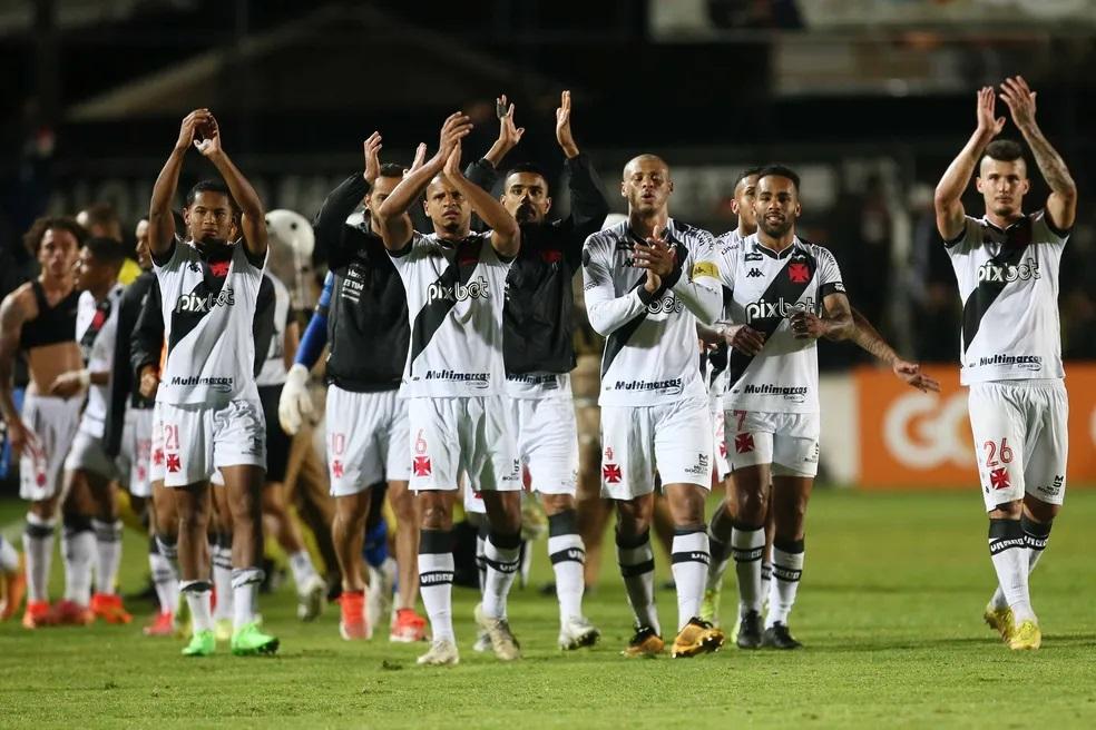 Análise: Vasco supera início terrível com coragem no segundo tempo para vencer o Operário