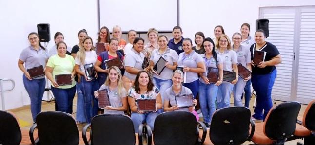 ACS e agentes de endemias de Itaipulândia recebem tablets para auxiliar no desempenho dos trabalhos