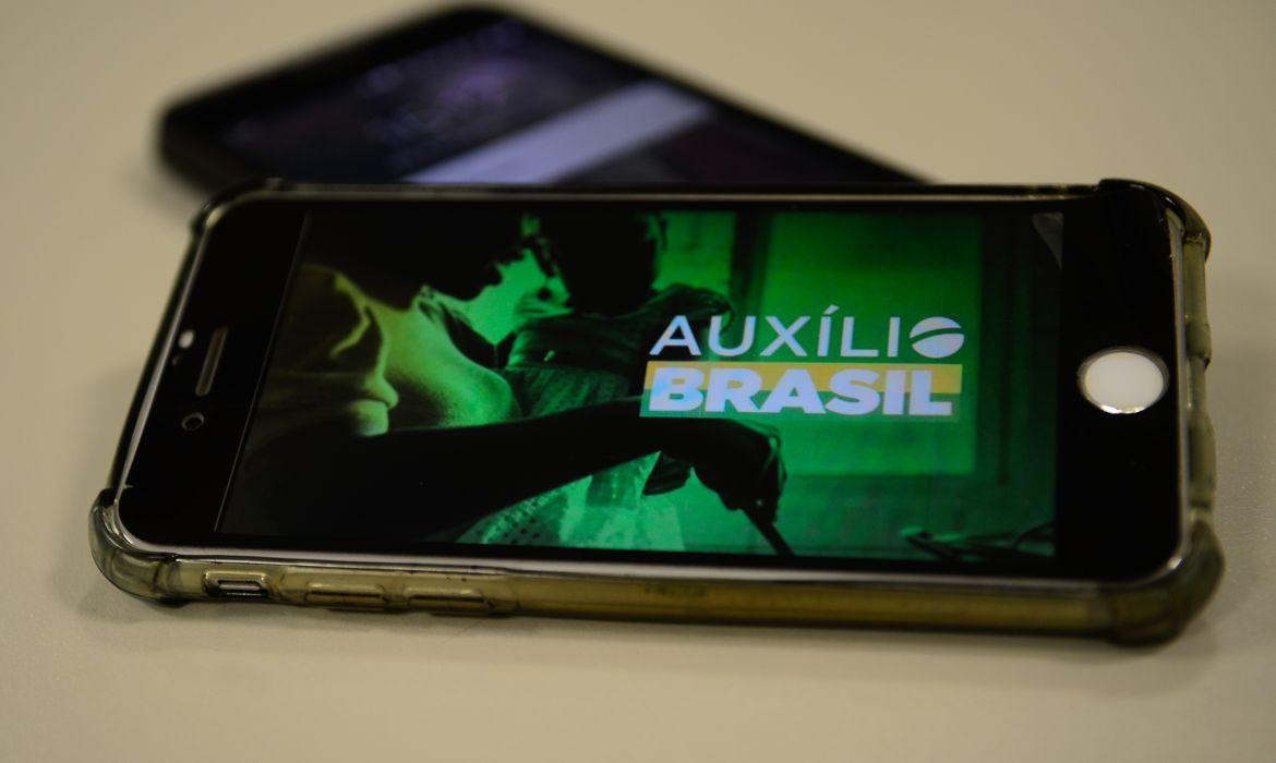 Caixa paga Auxílio Brasil a beneficiários de NIS de final 7