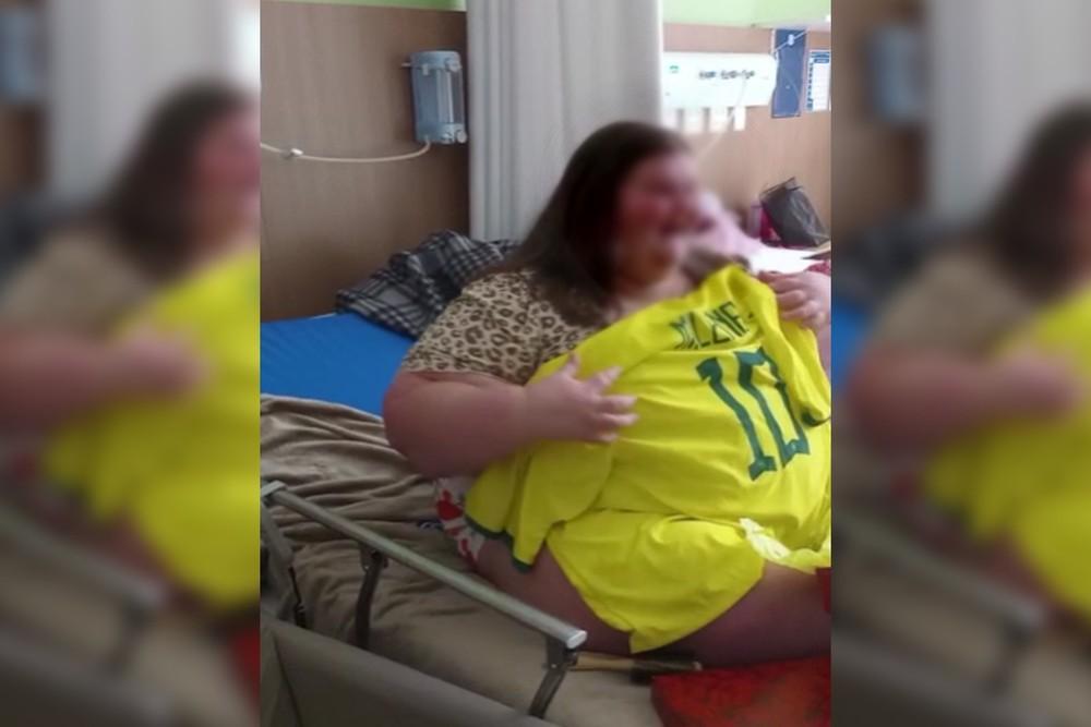 Com mutação rara, menina de 11 anos chega aos 200 kg e consegue na Justiça direito à bariátrica: 'Lutamos muito para estar aqui'.