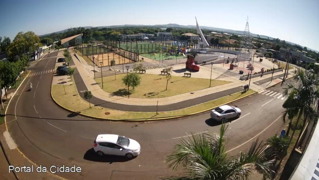 Quinta (08) será de sol e temperaturas altas em Santa Helena; máxima é de 33°C