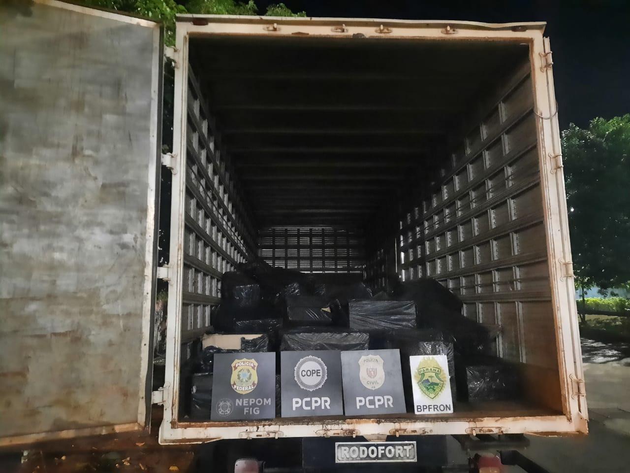 Carro e caminhão são apreendidos com contrabando em Santa Helena