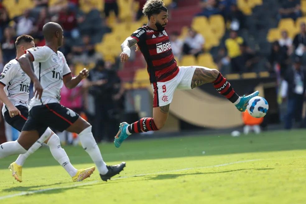 Na Supercopa, Gabigol reencontra uma das vítimas favoritas