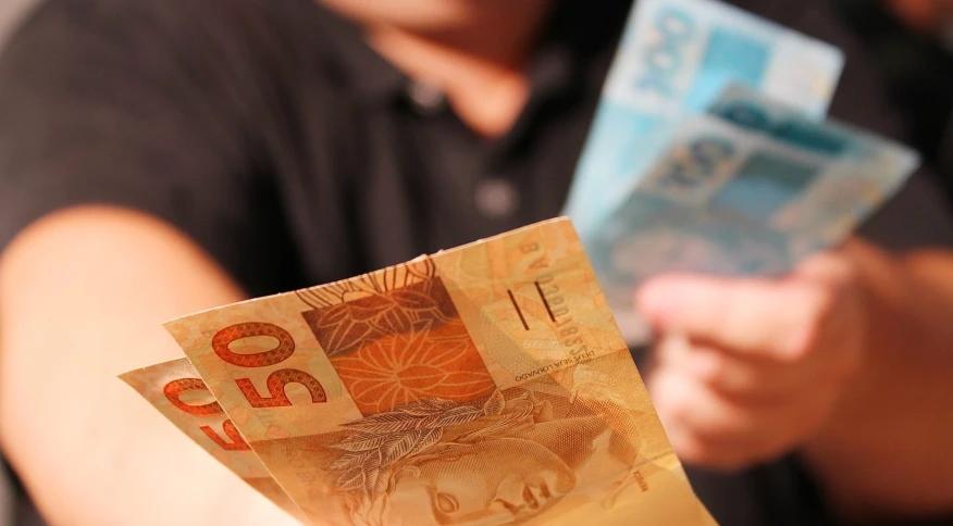 Desenrola priorizará 36 mi de endividados e deve ter app para renegociação com bancos