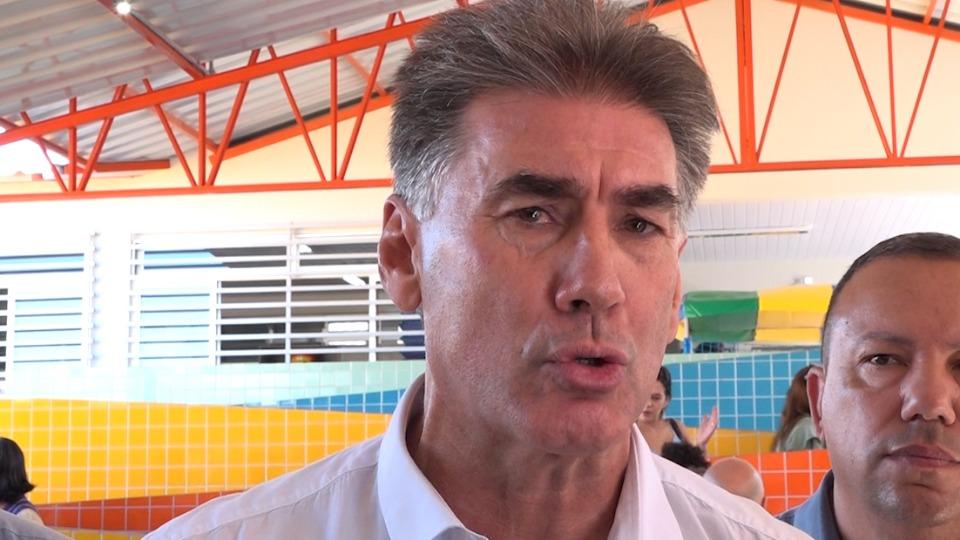 Prefeito de Cascavel reduz o próprio salário, do vice e dos secretários