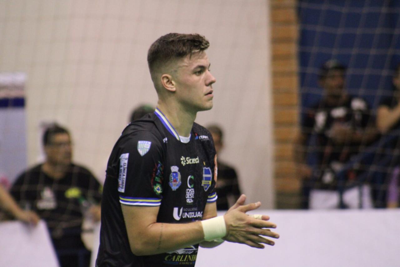 Santa Helena Futsal larga atrás, vira o jogo e cede empate no fim