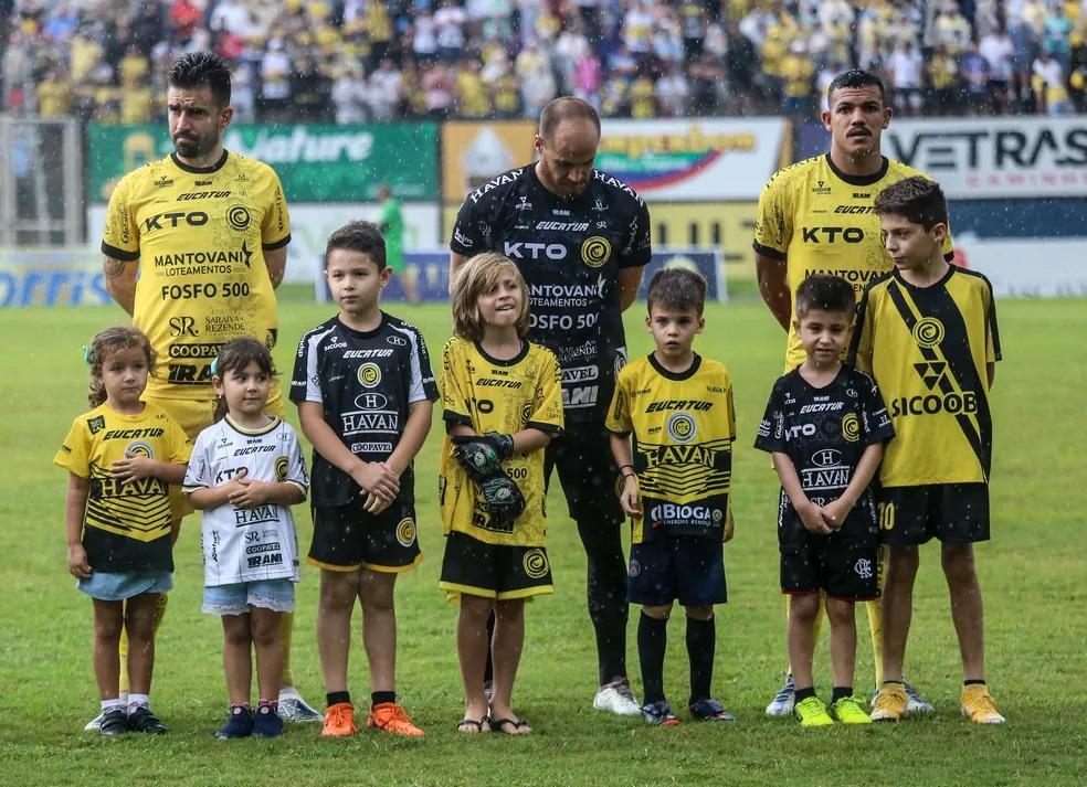 Serpente vive expectativa por recorde de público na final do Paranaense