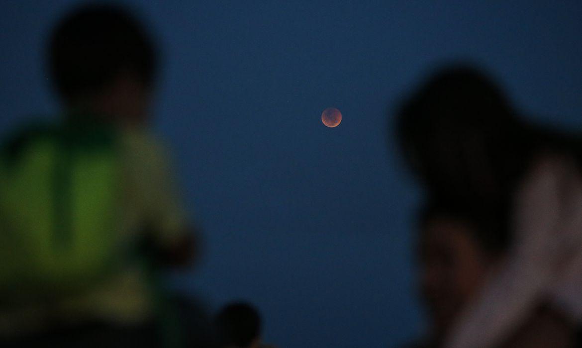 China estuda utilização de impressão 3D para construir na Lua