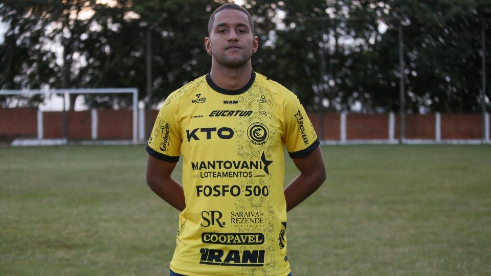 FC Cascavel contrata o zagueiro Arthur para a Série D do Campeonato Brasileiro