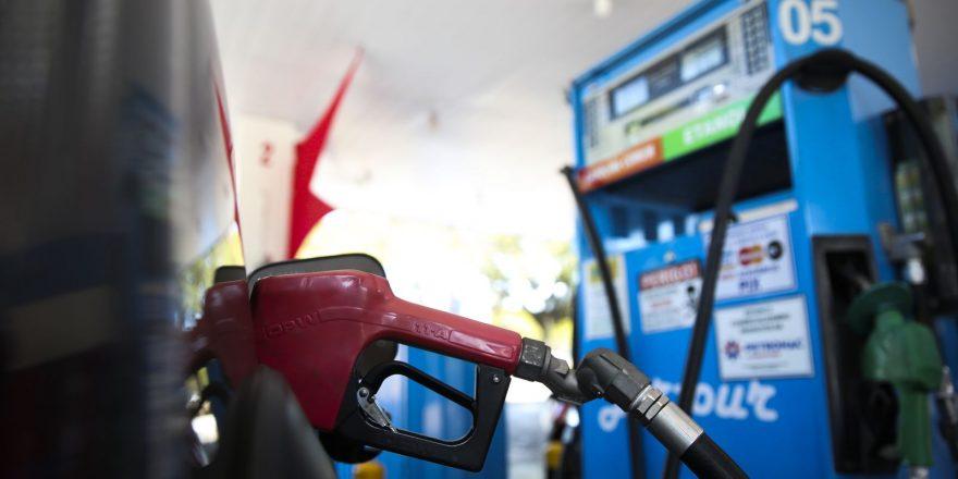 Paranapetro divulga nota a respeito do aumento no preço do etanol e gasolina