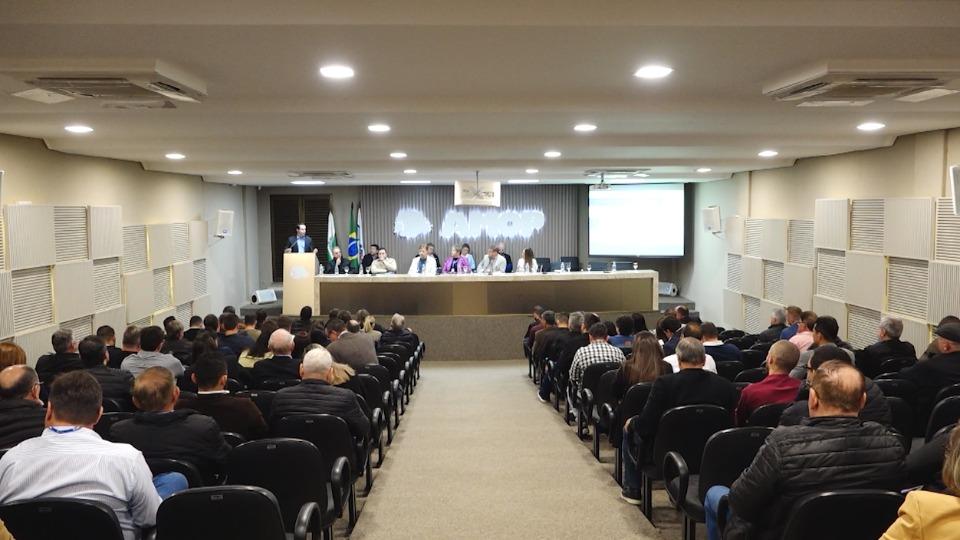 4ª assembleia da Amop discute a criação do Oeste Fest