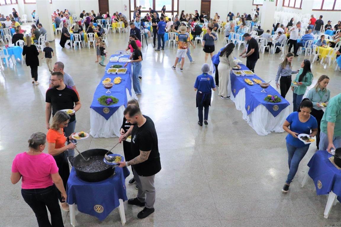 Feijoada do Rotary tem quase 600 participantes e agrega programação da Expo Santa Helena