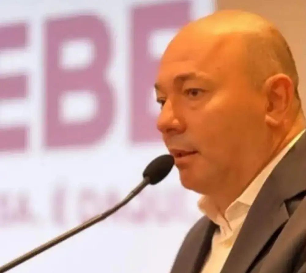 TSE cassa prefeito e vice de Brusque (SC) e torna empresário Luciano Hang inelegível