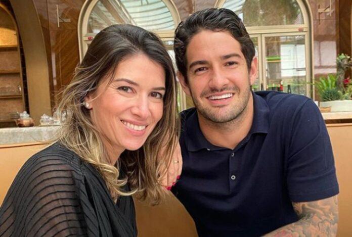Alexandre Pato celebra aniversário de casamento com Rebeca Abravanel: “4 anos”