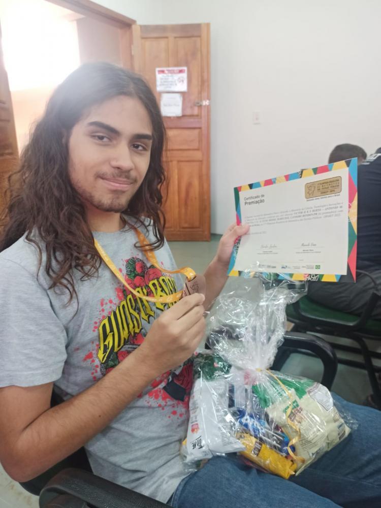 Aluno do Colégio Estadual Eron Domingues é um dos selecionados no Programa de Intercâmbio Internacional 
