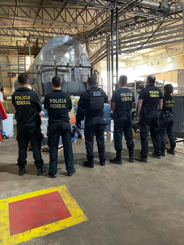 PF em Guaíra, promove a destruição de aproximadamente 8 toneladas de drogas na 5ª ação de incineração do an