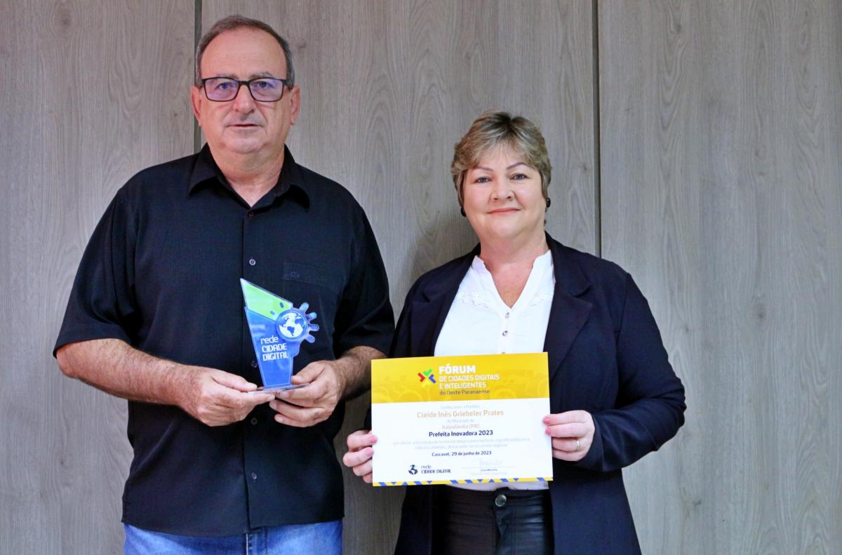 Prefeita de Itaipulândia Cleide Prates recebe prêmio Prefeito Inovador 2023