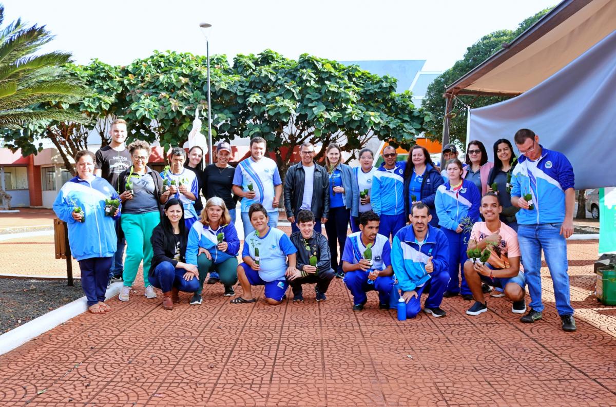 Secretaria de Meio Ambiente realiza oficina de artesanato para os alunos da Multi-Educar