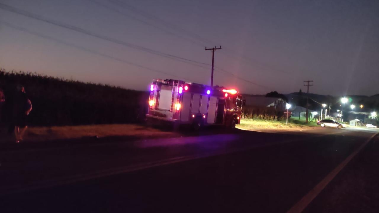 Ultrapassagem termina em acidente no interior de Santa Helena