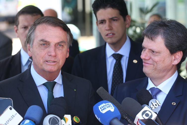 Tarcísio e Bolsonaro se reconciliam após encontro em Brasília