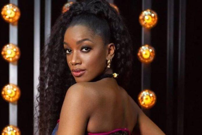 Cantora Iza desabafa sobre nova fase: “Me sinto confortável”
