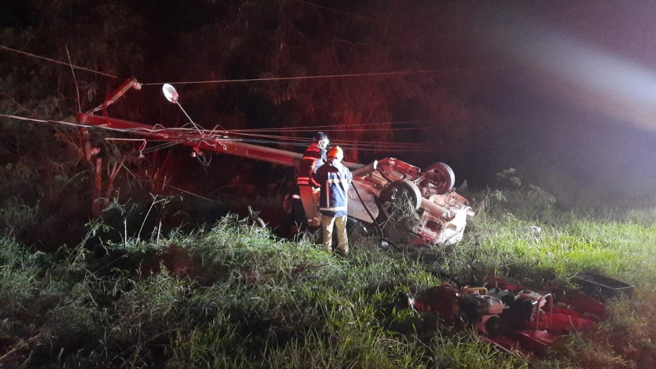 Grave acidente na PR-495 tira a vida de motorista e deixa região de Santa Helena sem energia