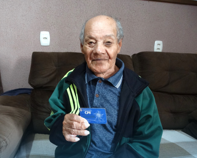 Segredo para viver mais é não casar, brinca idoso de 113 anos de idade