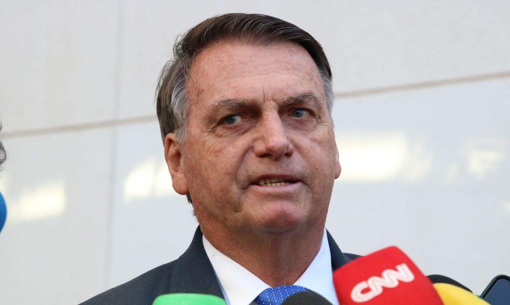 Ao criticar número de ministérios, Bolsonaro chama Lula de 'cachaceiro' no twiter