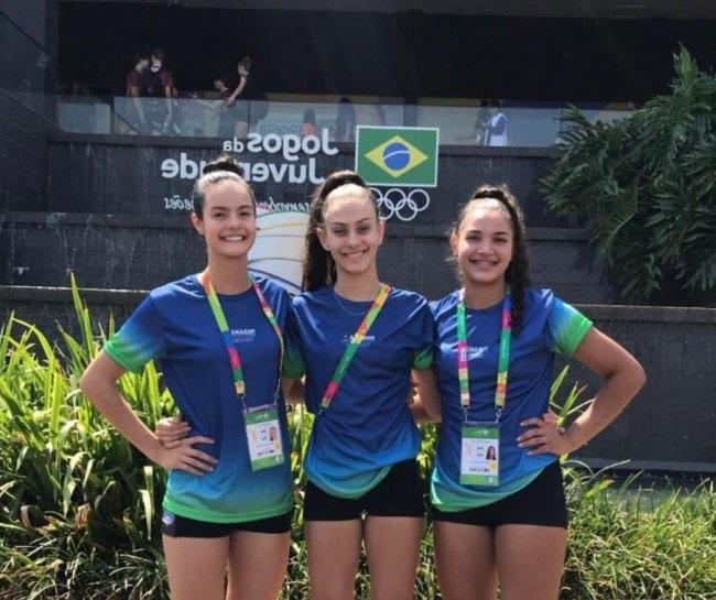 Atletas de Santa Helena estão disputando Jogos da Juventude em São Paulo pela Seleção Paranaense de Voleibol