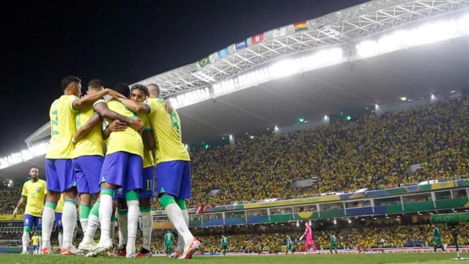 Em primeiro jogo com Diniz, Brasil estreia nas Eliminatórias com goleada contra Bolívia