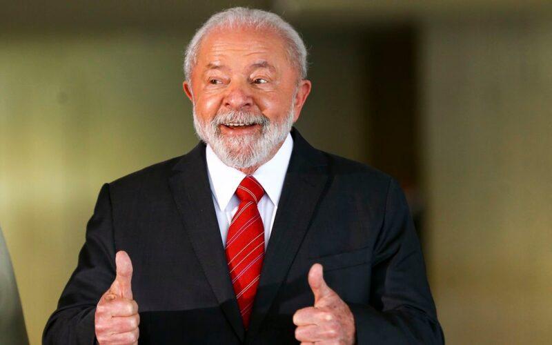 Lula quer comprar avião de R$ 400 milhões com suíte para casal