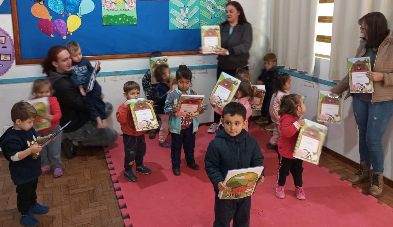 Projeto sobre texturas e sensações é desenvolvido com Centro Municipal de Educação Infantil