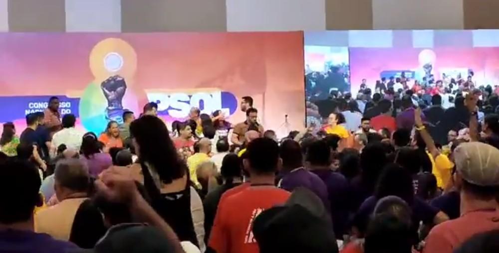 Briga entre integrantes do PSOL interrompe congresso do partido em Brasília