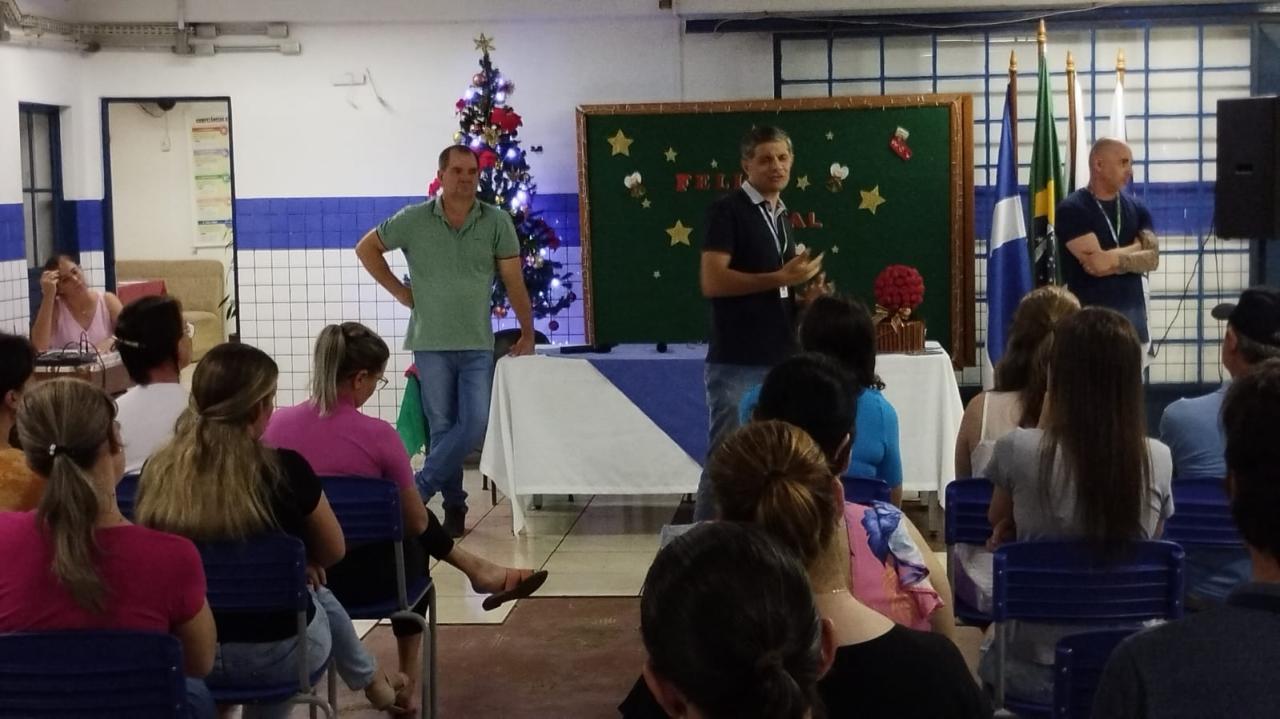 Núcleo Regional de Educação segue protocolos para implantação do ensino cívico- militar em Santa Helena