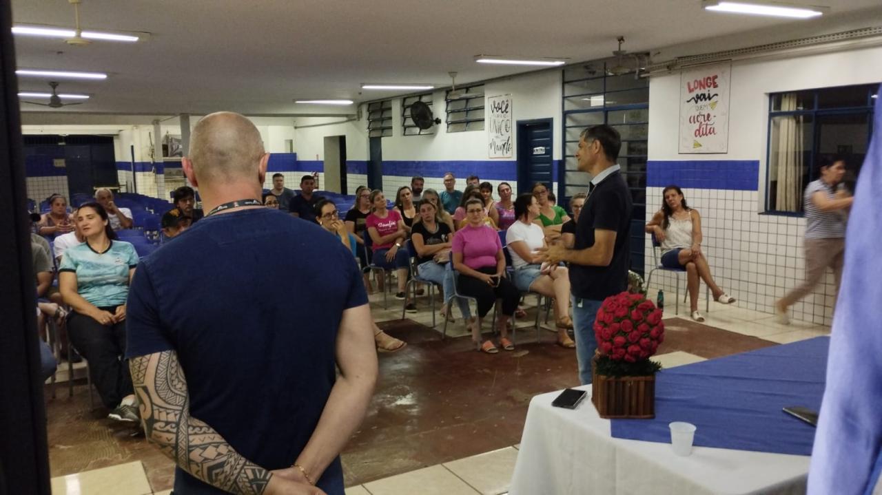 Proposta para implantação de escola Cívico- militar é apresentada à comunidade escolar da escola Graciliano Ramos de Santa Helena