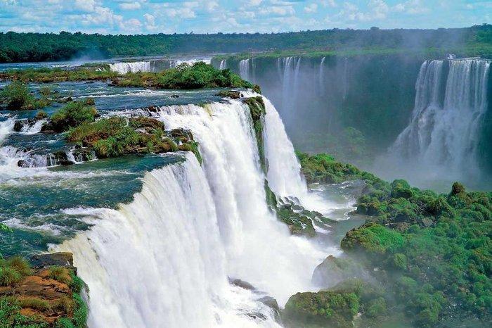 Turista desaparece após cair nas Cataratas do Iguaçu