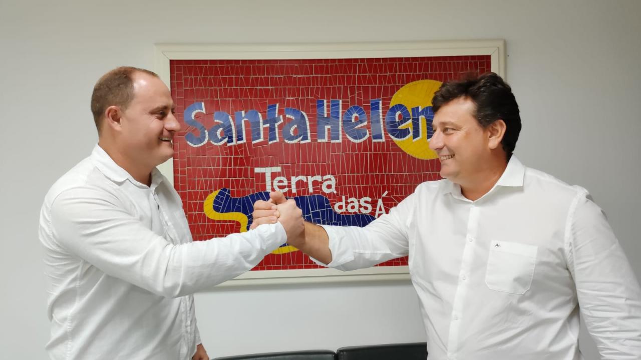 Zado transmite cargo e Dinho Maraskin é prefeito de Santa Helena pela terceira vez