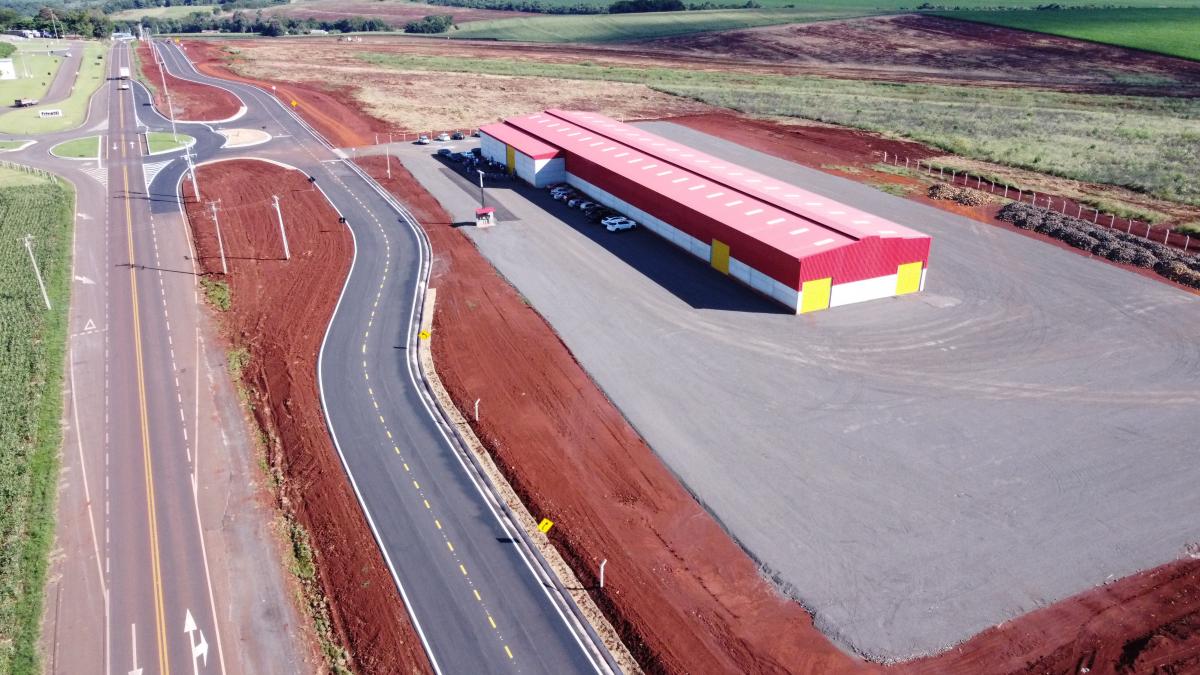Investindo na geração de emprego e renda: Administração Municipal de Itaipulândia inaugura e entrega Barracão Industrial