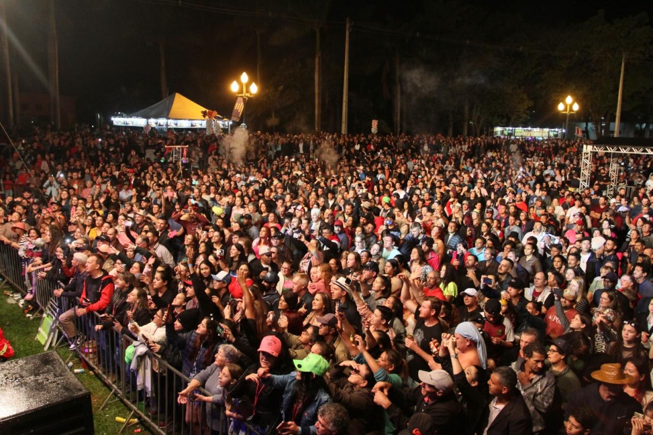 Santa Helena celebrará 57 anos com shows de Leonardo e João Neto & Frederico