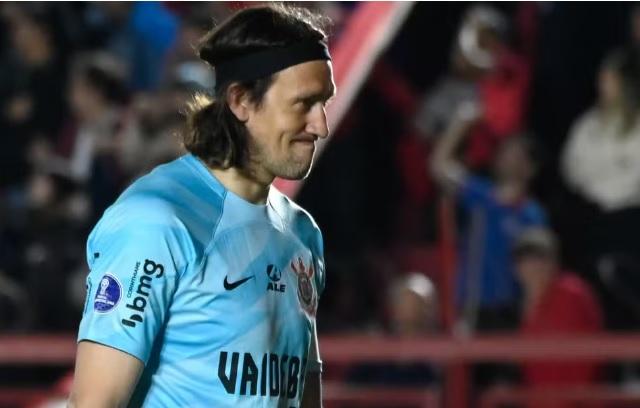 Corinthians planeja conversa com Cássio; goleiro pode ir para o banco contra o Fluminense