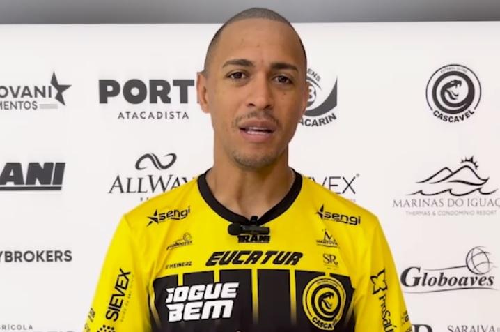 Lateral Leandro Silva é novo reforço do FC Cascavel