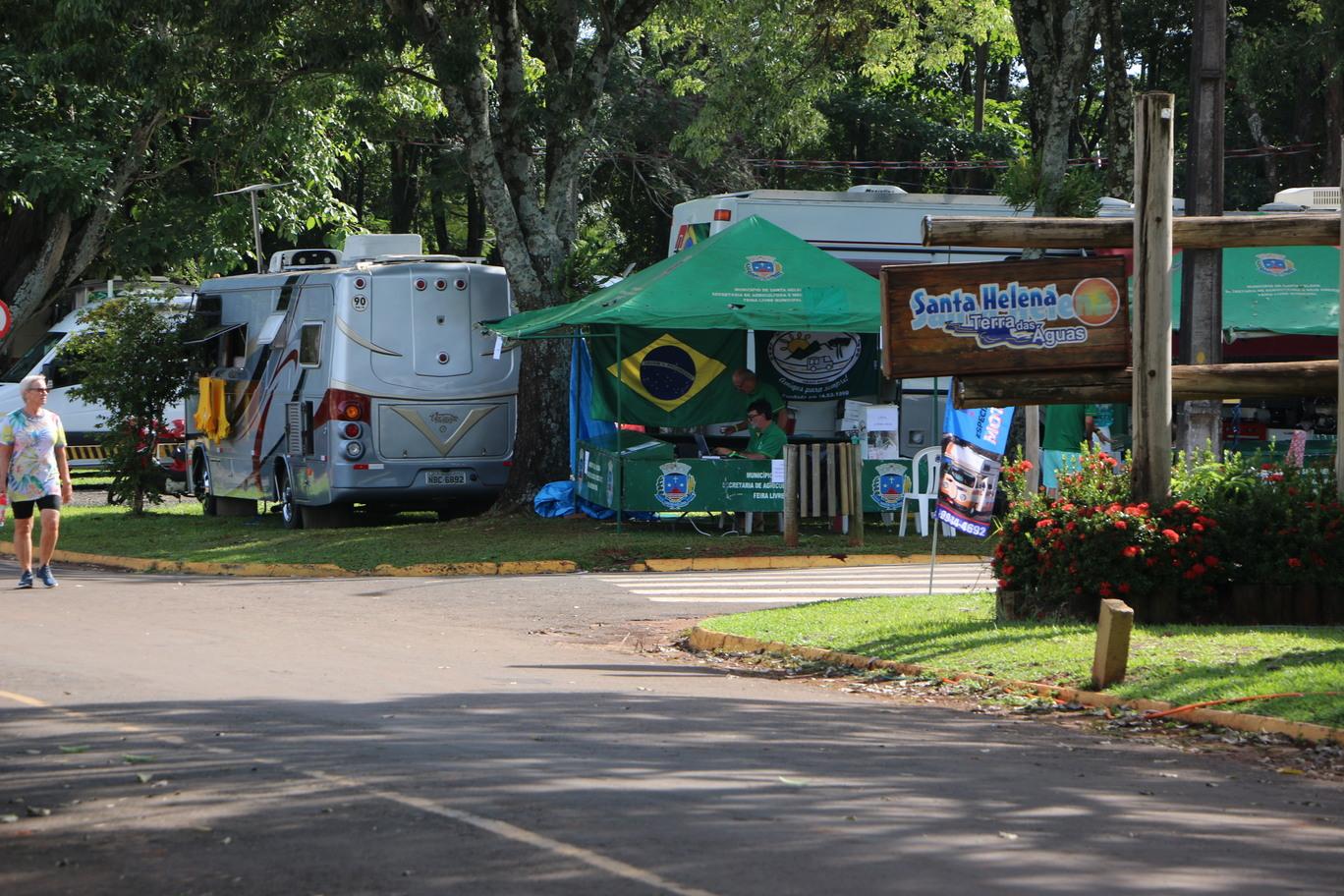 Tradicional e um dos maiores encontros de motorhomes vai até domingo em Santa Helena